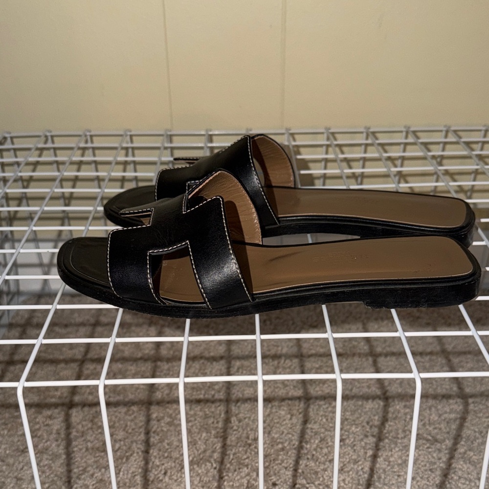Hermes Black Oran Sandals 35 - Picture 5 of 15